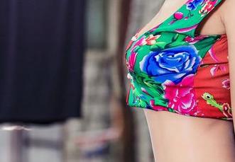 AISS爱丝(钻石版) – 最新写真，没想到亚美依逛街时柔术和黑色连体衣能这么搭