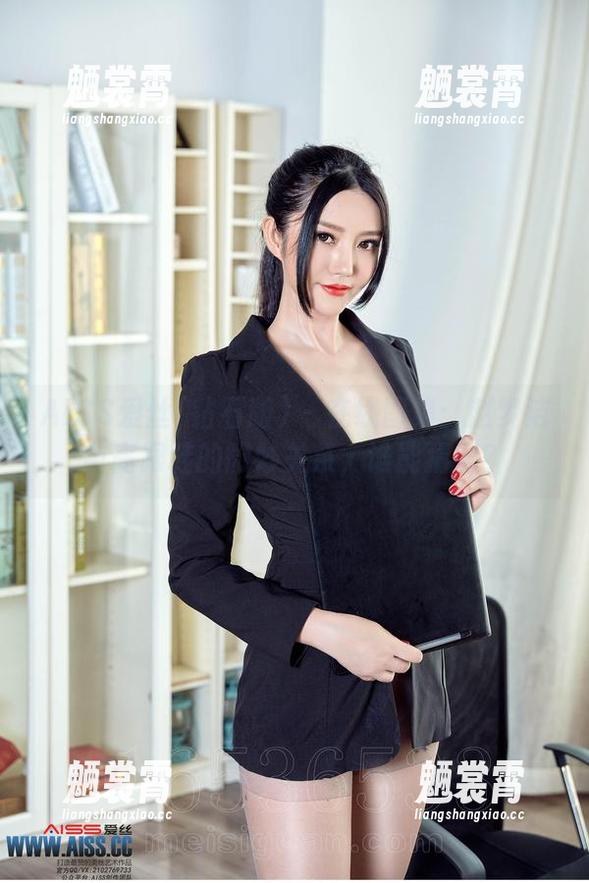 AISS爱丝(钻石版) - 在线图集：赵梦洁与高跟鞋的微妙关系，谁能猜到？