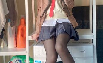 AT鲨的制服写真，竟让我想起了校园的那点事儿