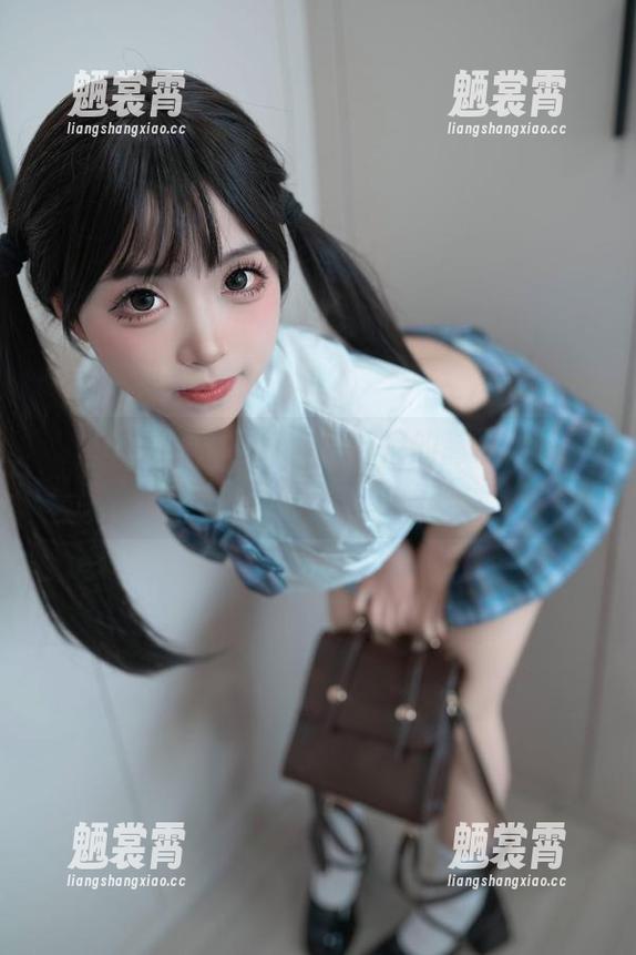 编曲不是我，Bangni邦尼的高清礼服图片才是旋律！