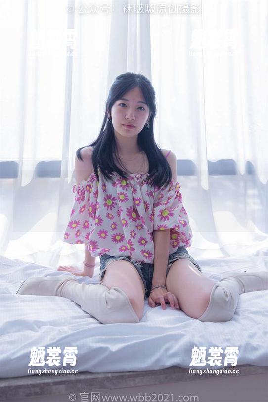 BoBoSocks袜啵啵 - 甜甜圈的肉丝（花絮版）图包，唉，我又开始想吃点什么了。