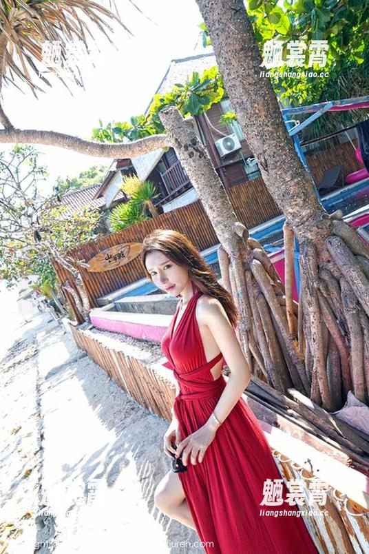 Feilin嗲囡囡 - Emily顾奈奈酱的最新写真，剧情发展快得让人看傻眼！