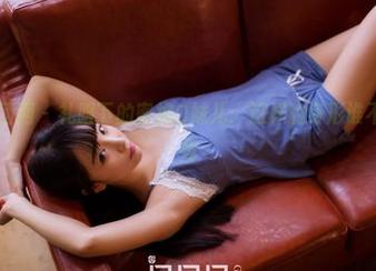 GIRLT果团网 – 礼服下的蜜桃Q妹儿：这样的身形谁不想一探究竟
