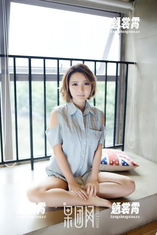 GIRLT果团网 - 黑白调的细节，陈诗诗最新套图—不怕冷，只怕陌生！