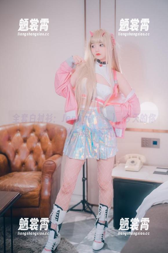 全套白衬衫：Jenny(정제니)，今天的你就像闹钟一样准时美丽！