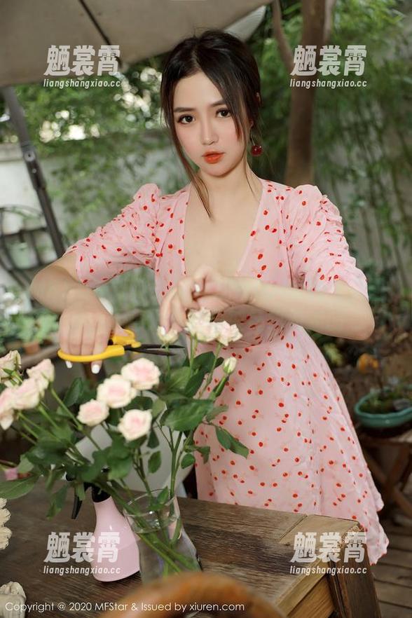 MFStar模范学院-加朵babe MFStar模范学院 - 加朵babe的毛衣图片,注意力其实是被针织勾走的