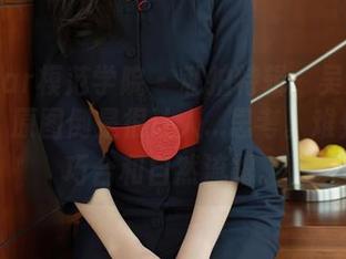 MFStar模范学院 – 私拍特辑：吴思晚的双人，原图倒是很让人…思考。难处理的巧合和自然流露。