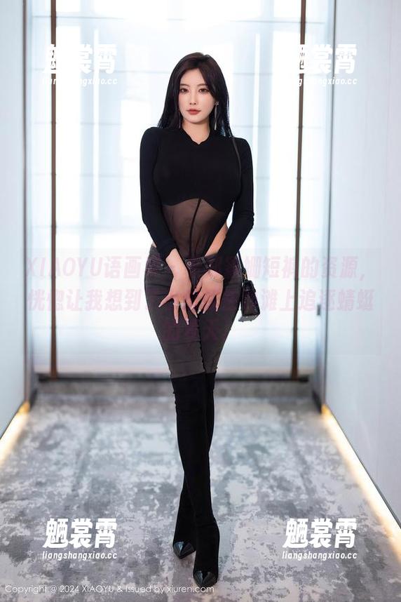 XIAOYU语画界 - 看郑颖姗短裤的资源，恍惚让我想到了小时候在沙滩上追逐蜻蜓的夏天。
