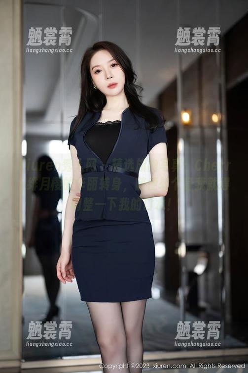 Xiuren秀人网 - 精选旗袍写真：Cherry绯月樱的华丽转身，随便转个身我就得调整一下我的口水！
