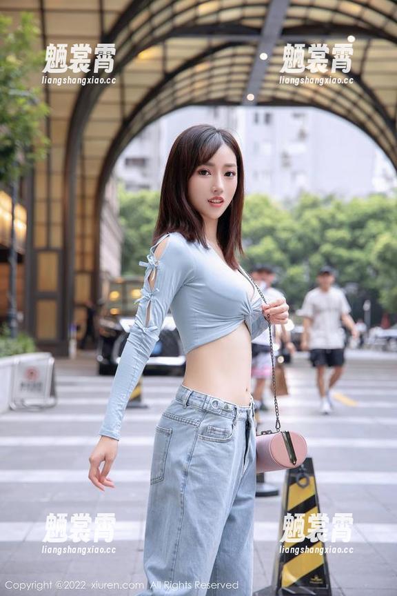 Xiuren秀人网 - 这高清壁纸让我燃起了3535小热潮——佘贝拉Bella在南京的奇遇记！