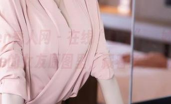 Xiuren秀人网 – 在线“鉴宝”，妙可可Cheese的女友原图里，藏着多少小秘密？