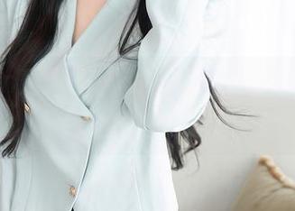 Xiuren秀人网 – 明日花桃桃，夏天的图包让我想喝冰饮