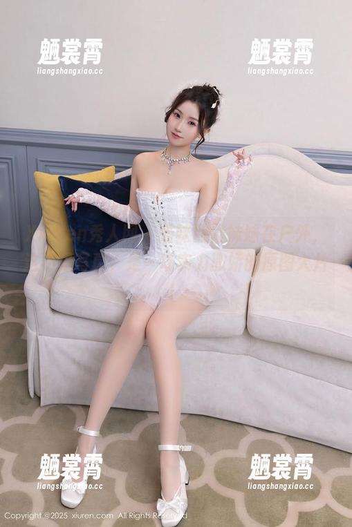 Xiuren秀人网 - 猫咪巨臀妹妹在户外，这不是写真，是一场实力撒娇的原图大片！