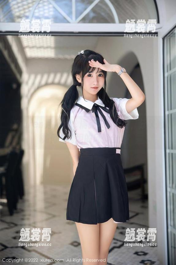 Xiuren秀人网 - 糯美子的户外，分享她如何与周围的风景合体！