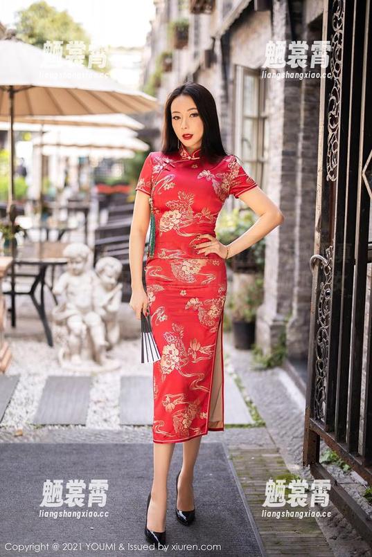 YouMi尤蜜荟 - 熊小诺的红裙、定制写真，这样的搭配总让我想到森林里的小仙女…