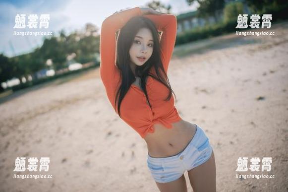 这就是Zzyuri最新黑丝图集，脑海里各种画面在翻滚。