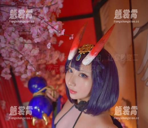 兔女郎来了！サク(saku)的私拍，让你秒变二次元和三次元的交集