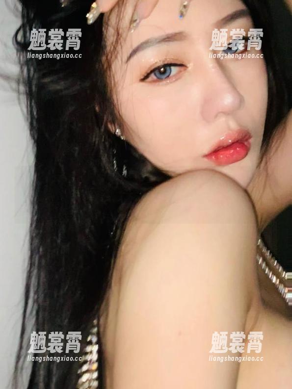 微密圈 - 敢想敢做，不爱笑的赛琳的全身渔网，高清美图，谁敢顶嘴？
