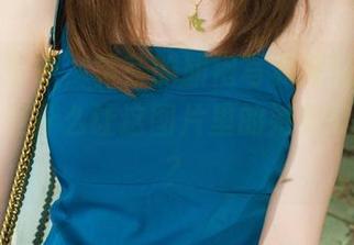 丽柜 – 好吧，黄芬的旗袍写真又让我开始思考，是什么让这图片里的她如此吸引人？