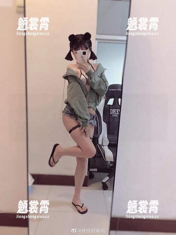 佳佳好难啊 你有没有想过,佳佳好难啊的丝袜到底有何魔力?来下载这些用心的套图,自己体会一下!