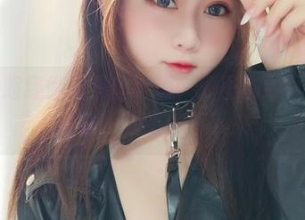 依依超级懒的黑丝制服，原图别致又有些暧昧，眼睛停不下来