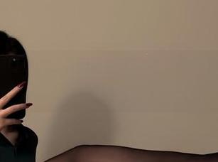 微密圈 – 看保守的二舅妈的全套制服，下载体验一下，不会后悔！
