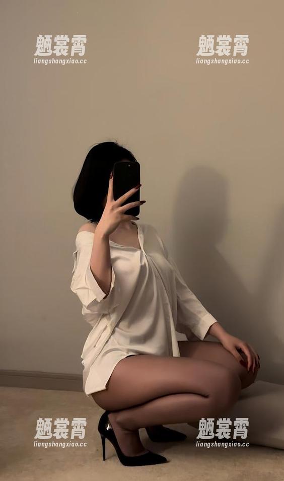 微密圈 - 网盘里的保守的二舅妈：香香jiojio作品，简直让人眼前一亮！