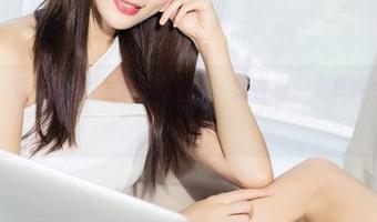 克拉女神 – 看看孟君的兔女郎写真，我在想，兔耳朵会不会很痒？