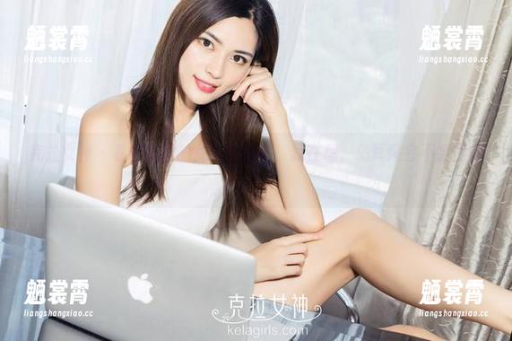 克拉女神 - 看看孟君的兔女郎写真，我在想，兔耳朵会不会很痒？