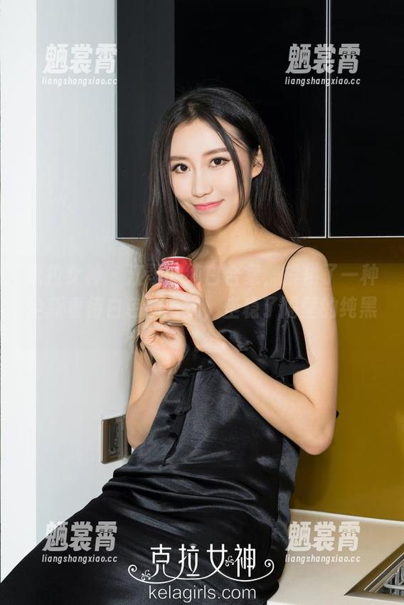 克拉女神 - 江琴的纯白合集，提供了一种全新看待白色的方式，坐稳了隔壁的纯黑。