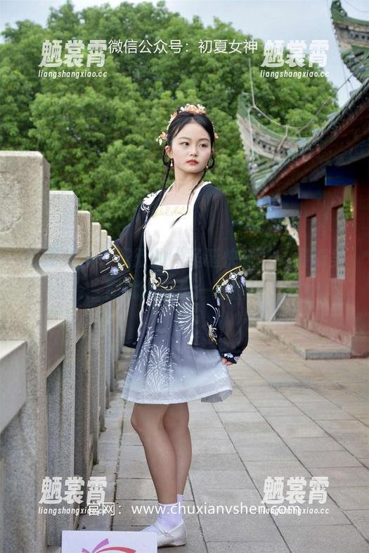 初夏女神 - 双双的“圣诞快乐”，最新美图就像糖果一样糖！
