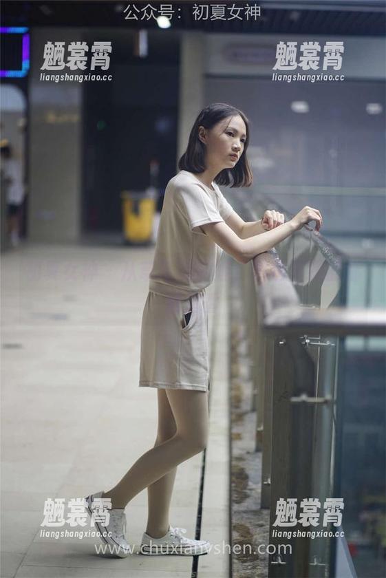 初夏女神 - 从草莓到安妮，图包里藏的那些暗香