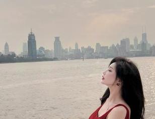 微密圈 – 周妍希的裸足套图：那些看不见的脚趾之间的微妙气息