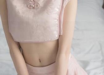 校服萝莉抓紧你的心，来喵糖映画下载吧！