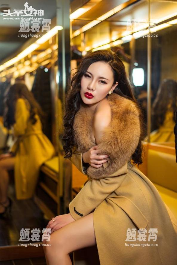 头条女神 - 牛仔裤里的申美嫣——每一张私房写真都有料