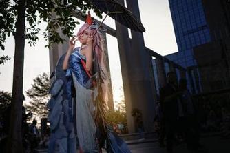 原图见真章，奶狮不咬人的比基尼写真我是不太懂。