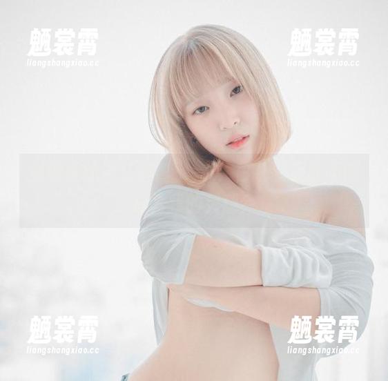 图册里的姜仁卿(강인경)，白色到底能不能成为我的灵感？