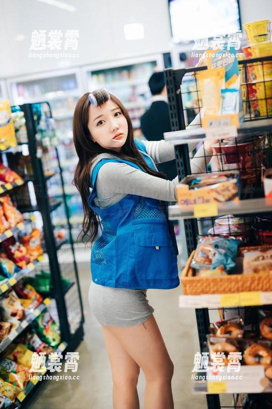 孙乐乐(손예은)的BLUECAKE合集，图片里一层皮一层槽