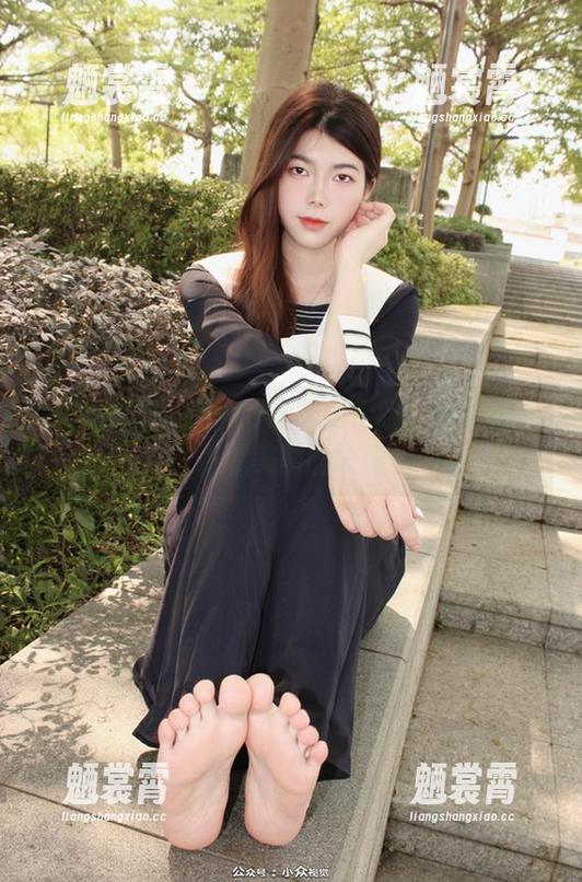 小众视觉-悦悦 小众视觉 - 悦悦的比基尼探险:在线等你发现美图的震撼