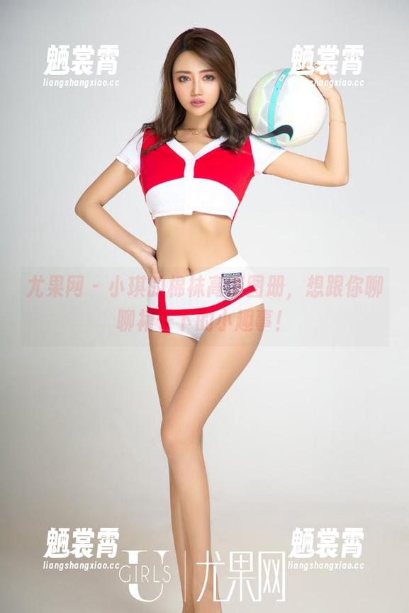 尤果网 - 小琪的棉袜高清图册，想跟你聊聊裙子下的小趣事！