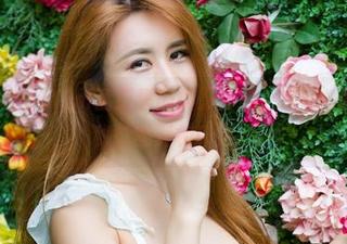 尤物馆 – FoxYini孟狐狸的摄影作品，完全打破了我对秘书的刻板印象。