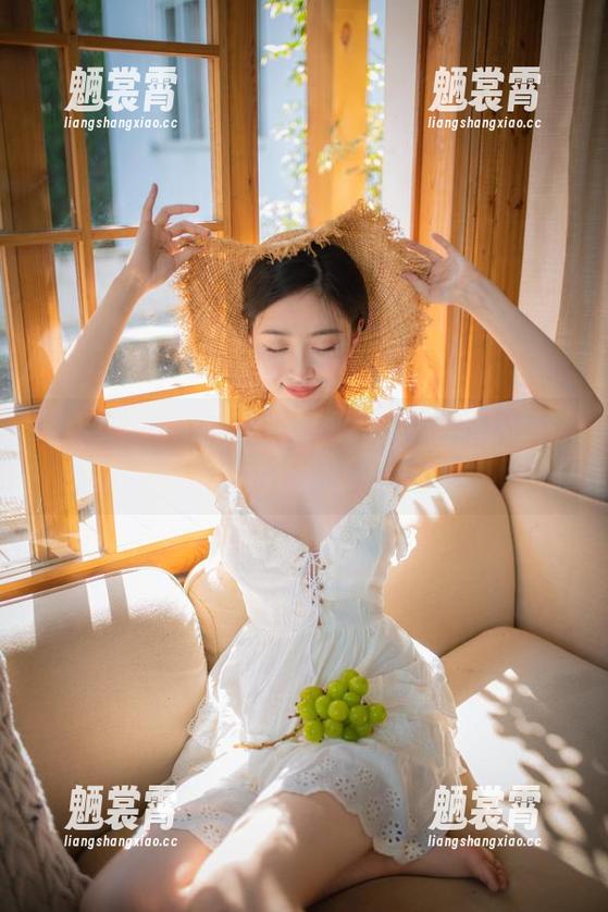 年年Nnian穿皮衣，嗨翻了原图界！只好直接扑倒…
