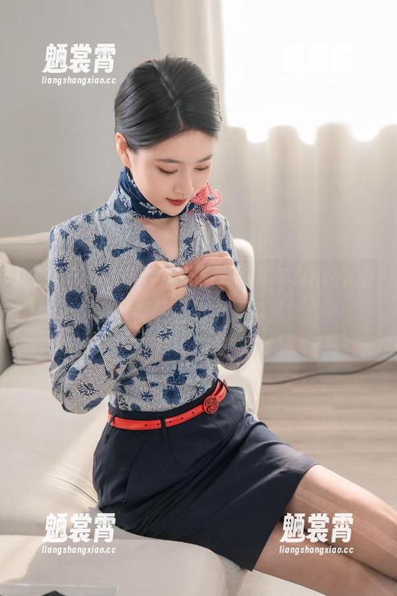 瞧这“万圣节照片合集”，年年Nnian把每张都搞得像个捣蛋鬼！