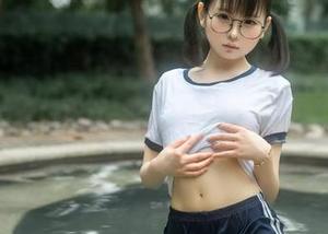 说到私房牛仔裤，幼水铃衣给你示范如何‘裤’出新高度！