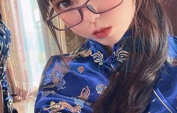 微密圈 – 私房里的张思允：烈焰玫瑰房车，你觉得有点奢侈吗？