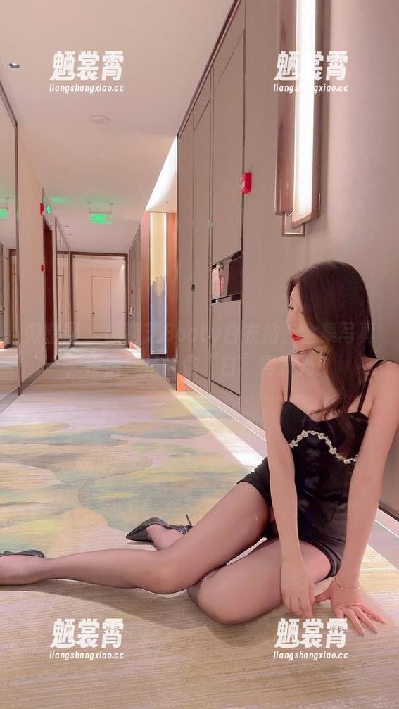 徐莉芝Booty 微密圈 - 徐莉芝Booty白衣站,全集写真,没错,是让你“白”得发光!