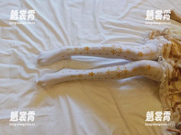“想要个公主抱”的民国旗袍写真，让你明白为什么我旁边总需要个护花使者。