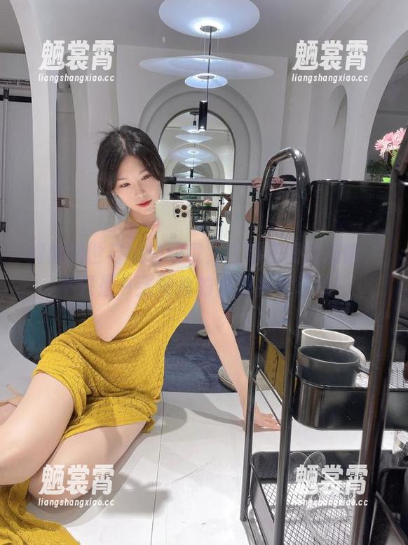 抖娘利世与她的眼镜，在镜头前的友谊，不只是一张图片的资源那么简单！
