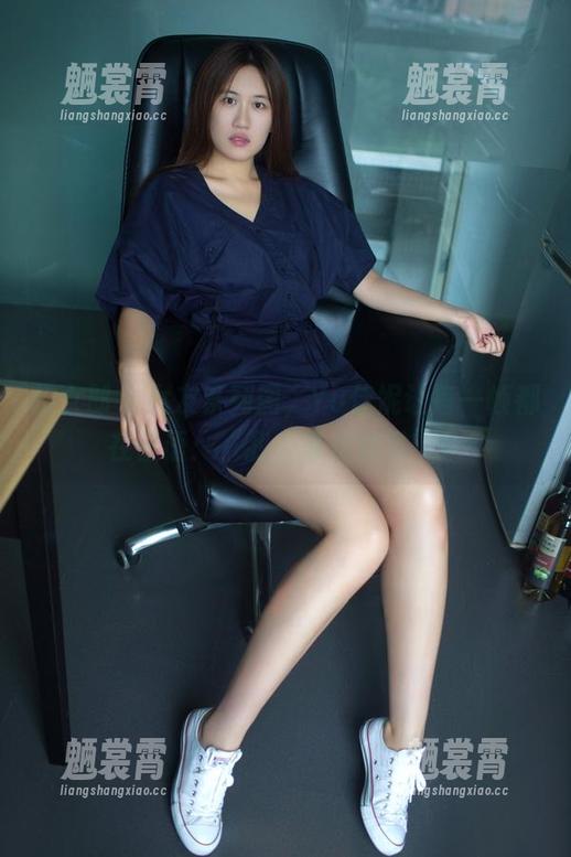 推女郎 - 女友系列图，Yu佳妮让每一帧都在低语：“我在等你共赏”！