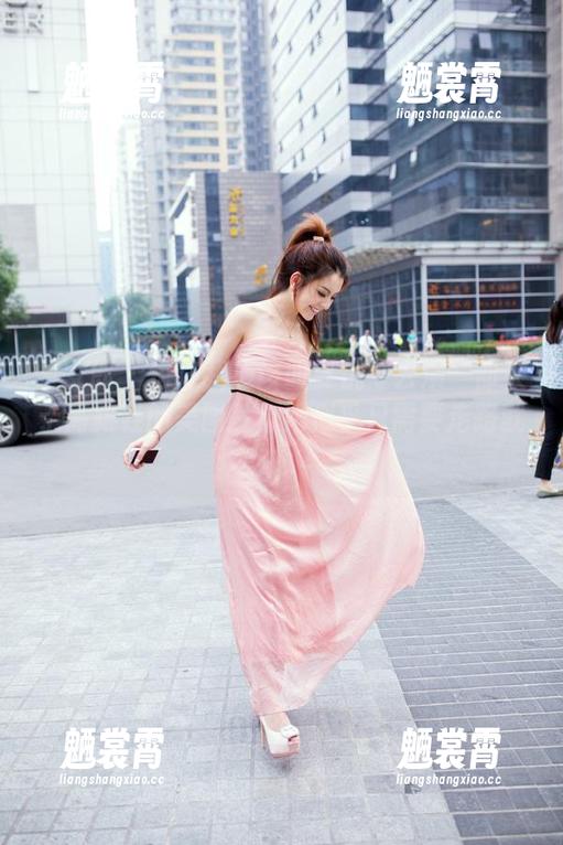 推女郎 - 也许我应该叫夏倪可去演一部关于高跟鞋的美图片，她似乎只需要走路就好。